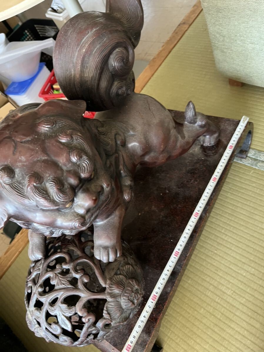 金工家『旭峰』造 唐銅製 毬乗獅子置物 ブロンズ オブジェ 置物  台付 真鍮 重い 銅の画像8