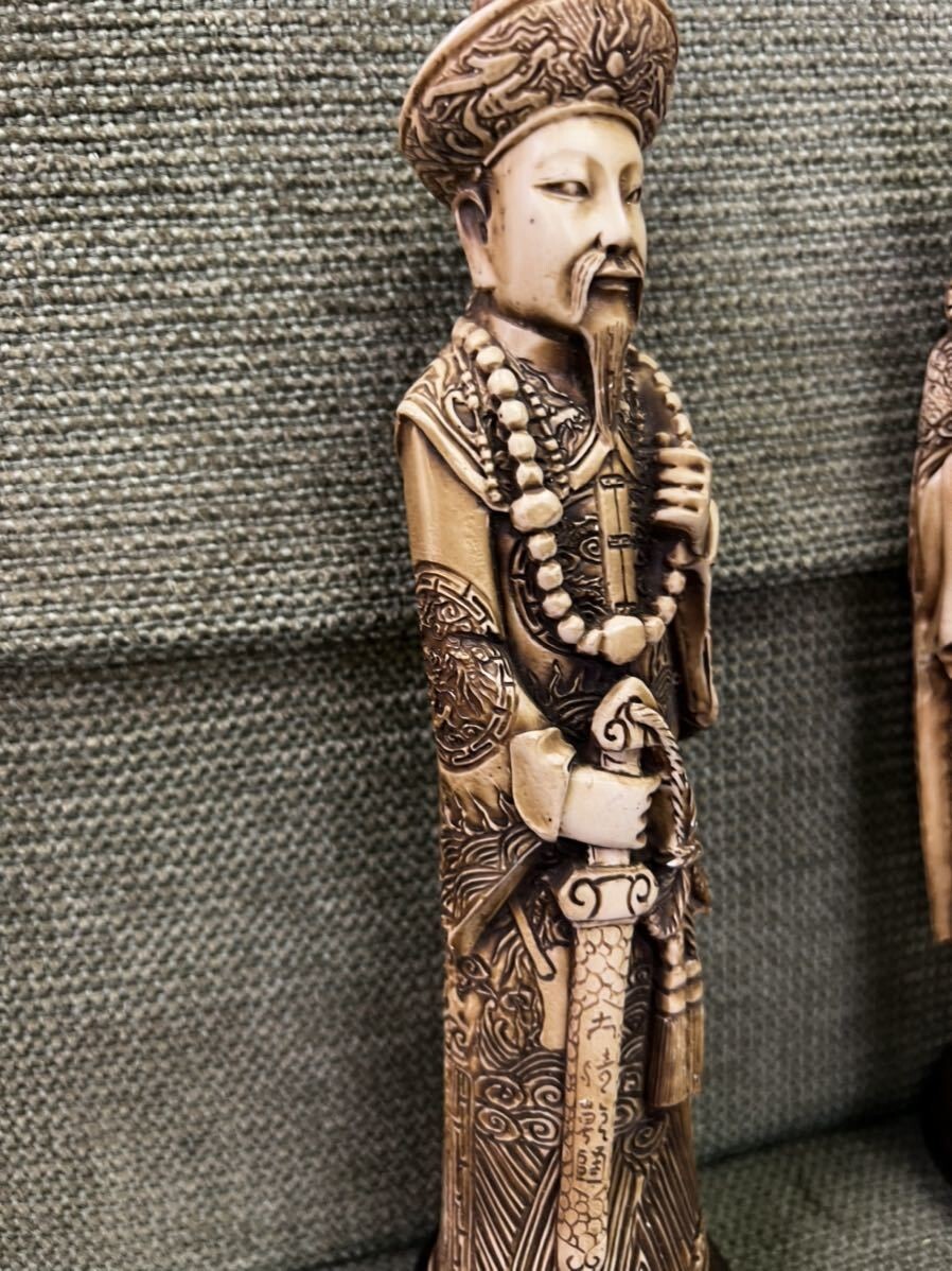 FJ0818 象牙風 細密彫刻 置物 彫刻品 東洋彫刻 皇帝 皇后 縁起物 中国 古玩 古美術 仏教美術_画像3