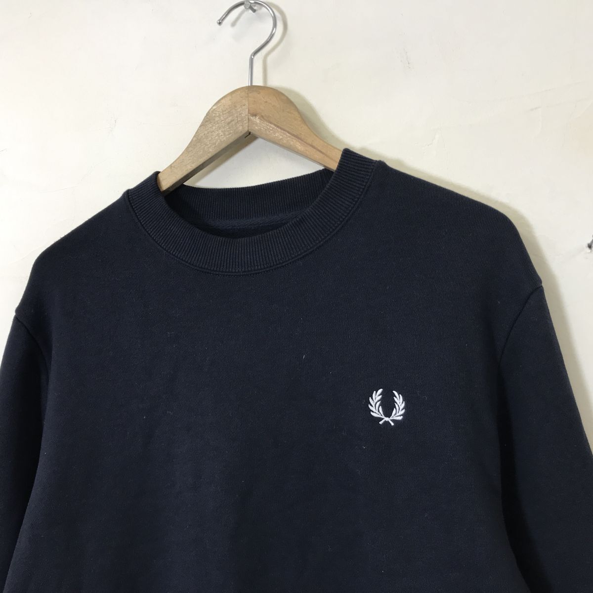 M985-D◆美品◆ FRED PERRY フレッドペリー スウェットシャツ トレーナー ロゴ刺繍 トップス ◆sizeM ネイビー 紺 コットン_画像5