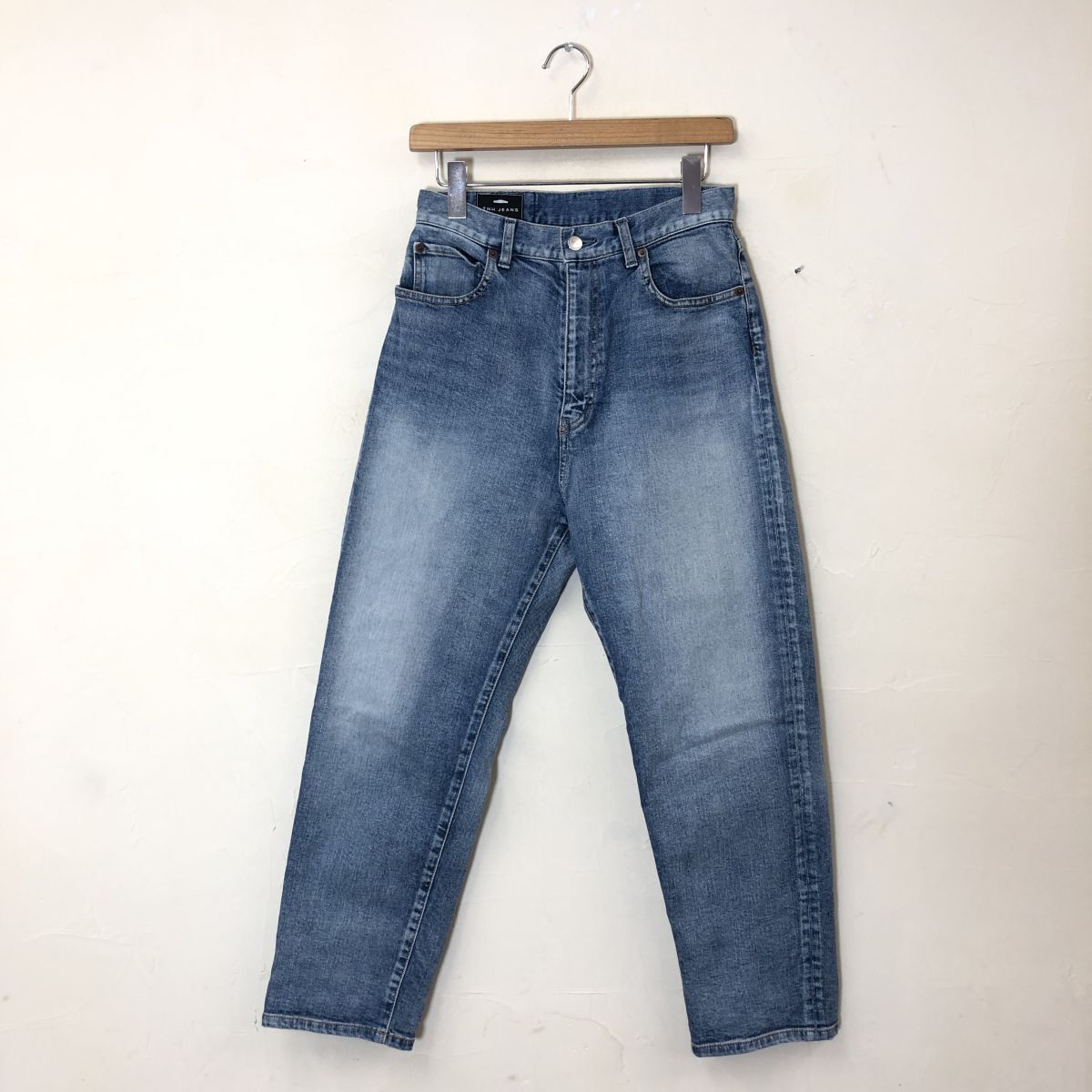 M827-U◆THE NEWHOUSE ザニューハウス デニムパンツ ウォッシュ加工 テーパード カジュアル 合わせやすい◆size26 ライトブルー 綿の画像2