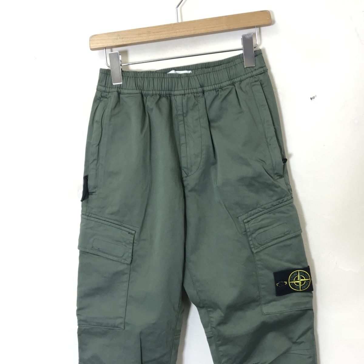 M1619-N◆美品◆ 21aw STONE ISLAND ストーンアイランド ガーメントダイコットンウールツイルシャーリングカーゴパンツ ◆size28 カーキ 綿_画像3