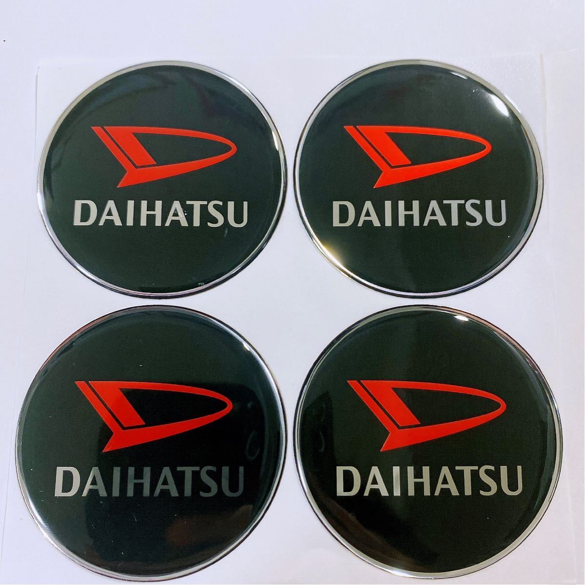 ホイールセンターキャップシール 保護フィルム付き 4個セット 56mm ホイールセンターキャップシール DAIHATSU 赤の画像1