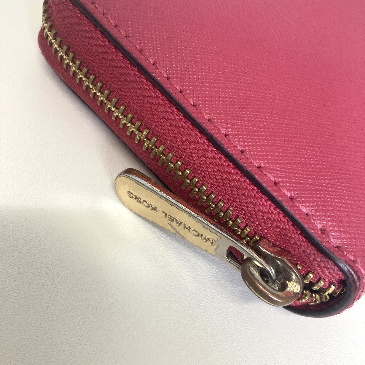 【86】1円～ 中古品 マイケルコース MICHAEL KORS ラウンドファスナー財布 ピンク系 長財布 小物 ブランド 人気 レディース_画像5