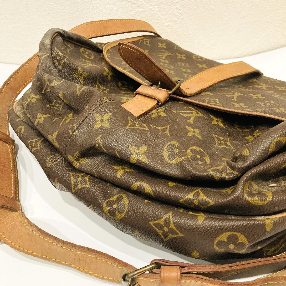 【77】1円～ Louis Vuitton ルイ・ヴィトン モノグラム ソミュール35 M42254 ショルダーバッグ ブラウン ブランド ジャンク品_画像3