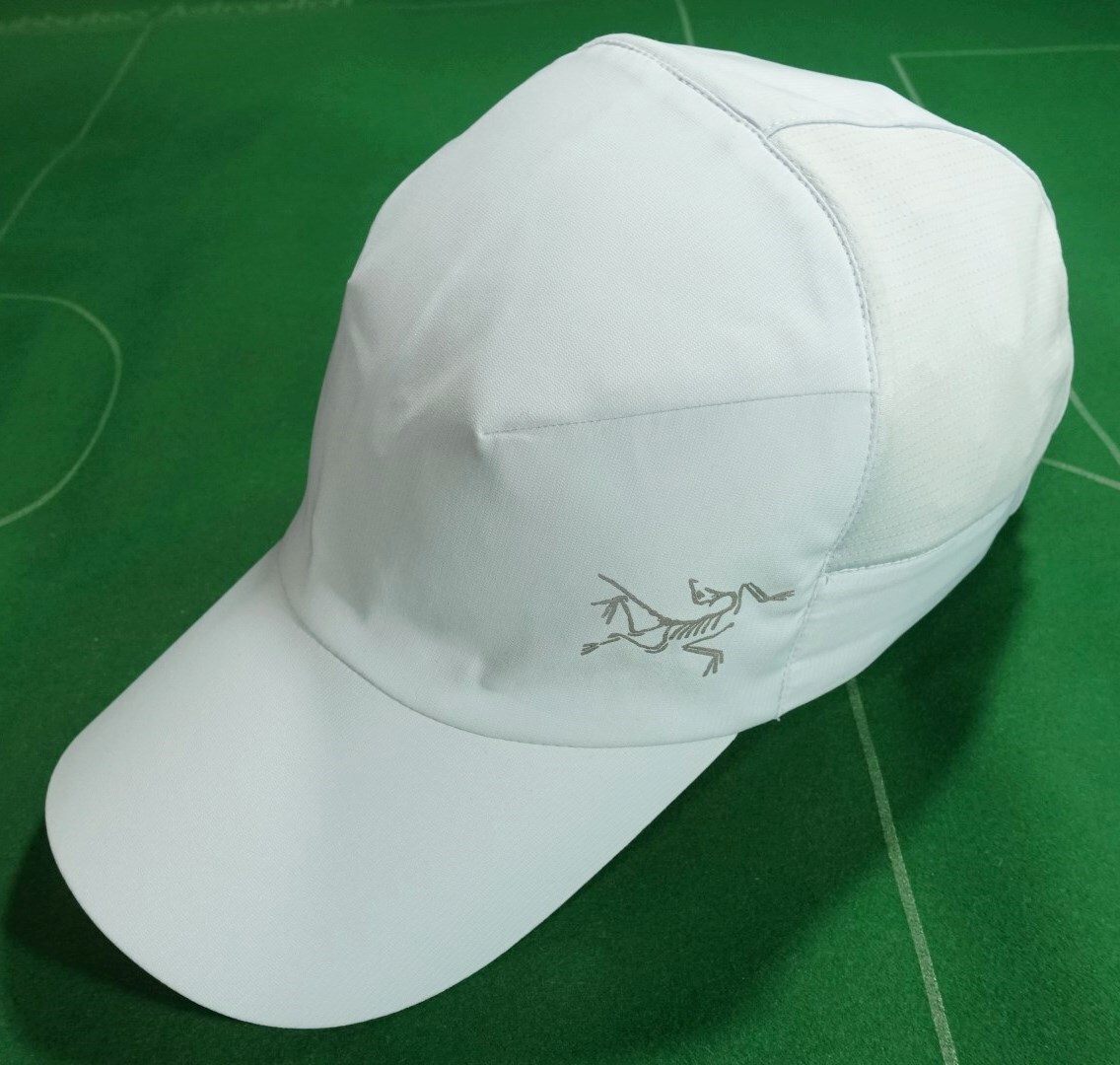 ▲アークテリクス ポリエステル100% 吸汗速乾 サイドメッシュキャップ CALVUS CAP パステルブルー S/P-M/M 美品!!!▲_画像1