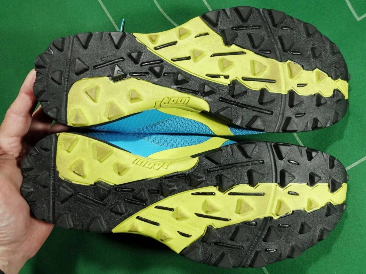 ^INOV8inoveitotore Ran shoes TERRACLAW 220 MEN\'S blue / yellow 27.5cm beautiful goods!!!^