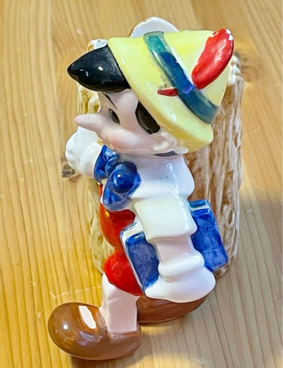 東京ディズニーランド開園初期のピノキオ 陶器製ペン立て 置物 東京ディズニーランド開園初期のピノキオ 陶器製ペン立て 置物