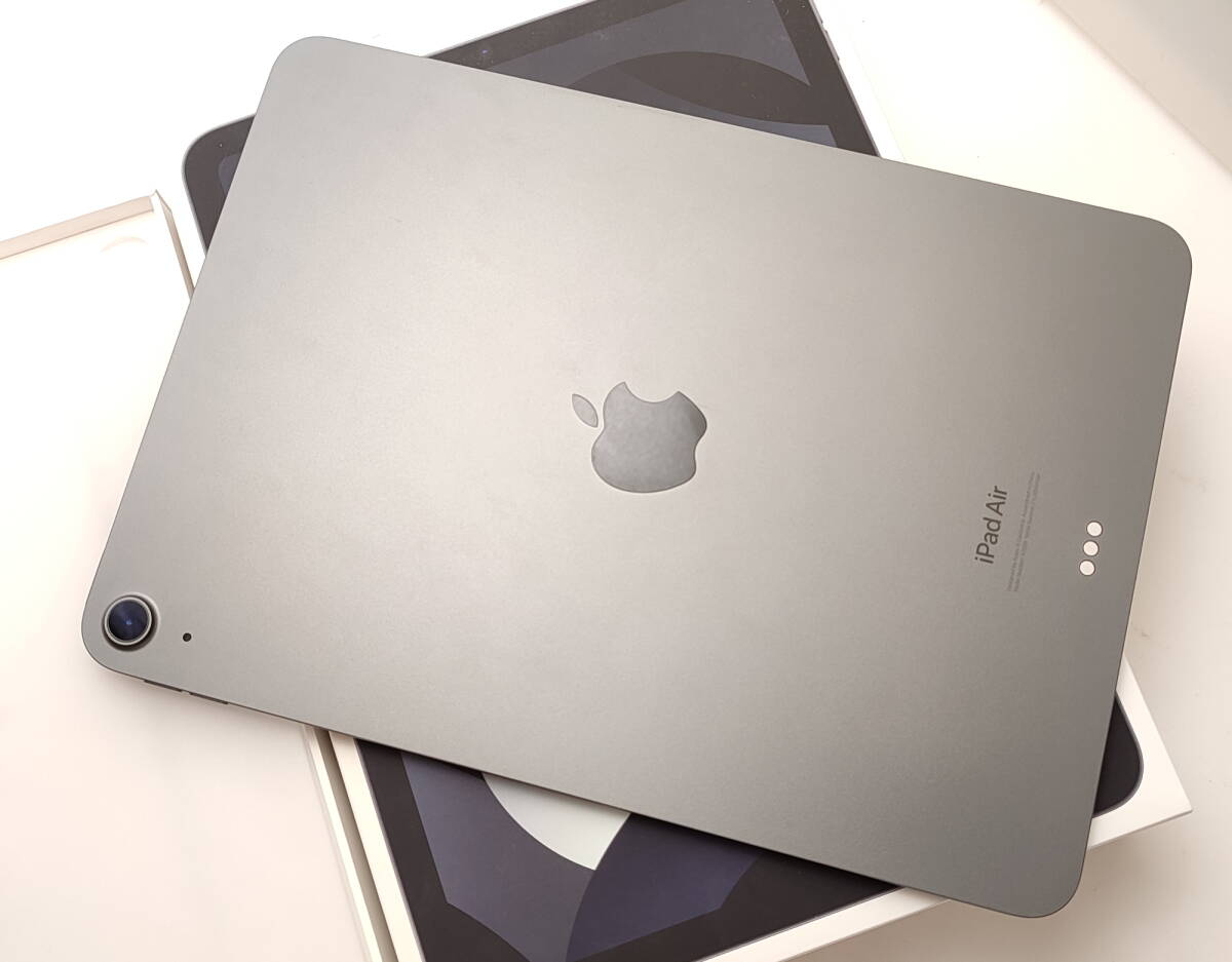 iPad Air 第5世代 Wi-Fi 64GB グレー 極上美品中古 MM9C3J/A_画像2
