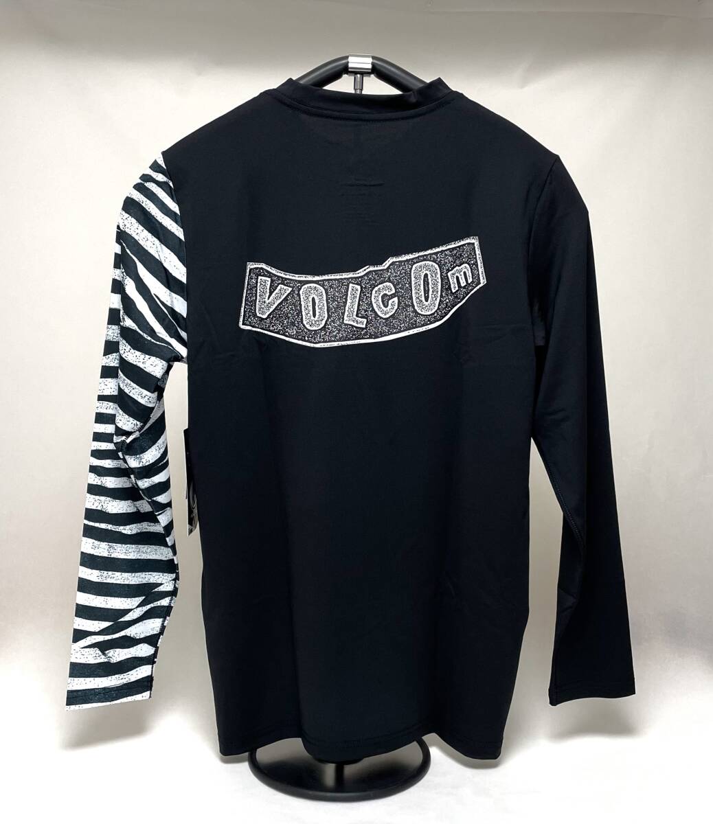 VOLCOM ボルコム A9312404BLK① メンズ Sサイズ 長袖ラッシュガード ブラック色 ルーズフィット UVカット ヴォルコム 新品 即決 送料無料_画像2