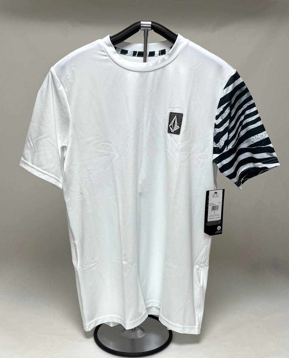 VOLCOM ボルコム A9112404WHT① メンズ Mサイズ 半袖ラッシュガード ホワイト色 ルーズフィット UVカット ヴォルコム 新品 即決 送料無料_画像1