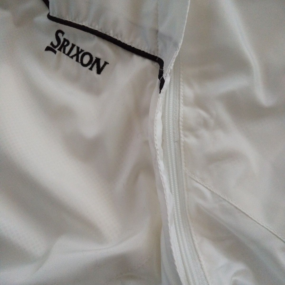 (美品)スリクソン　春・夏ジップアップ　ジャケット　2WAY　Lサイズ　ホワイト
