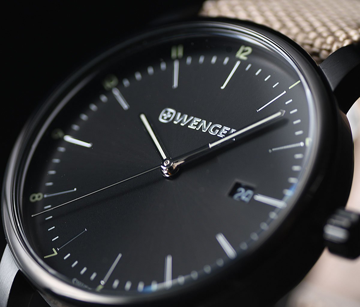 新品1円 ウエンガーWENGER スイス製ミリタリー時計 100m防水 視認性高いブラックフェイス SWISS MILITARY クオーツ メンズ 腕時計の画像2