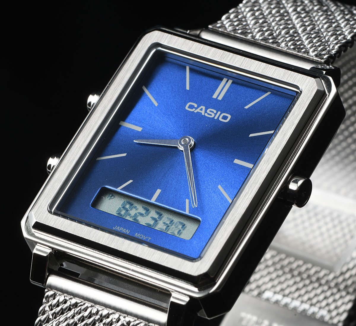 新品1円 逆輸入カシオ 腕時計 CASIO 美しいライトブルーメタリック レトロなデジアナ仕様 アラーム クロノグラフ メンズ ボーイズ 30m防水の画像3