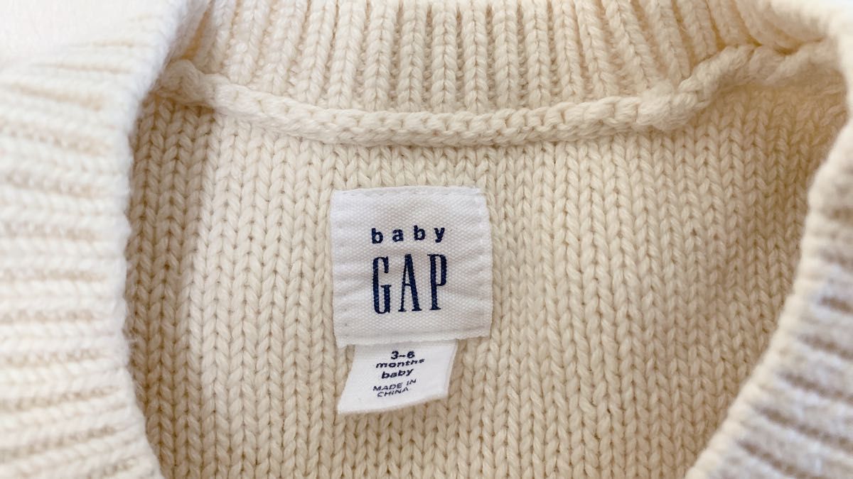 美品 babyGAP ニット 白 ベビー服 3〜6ヶ月 60cm 赤ちゃん トップス ギャップ 