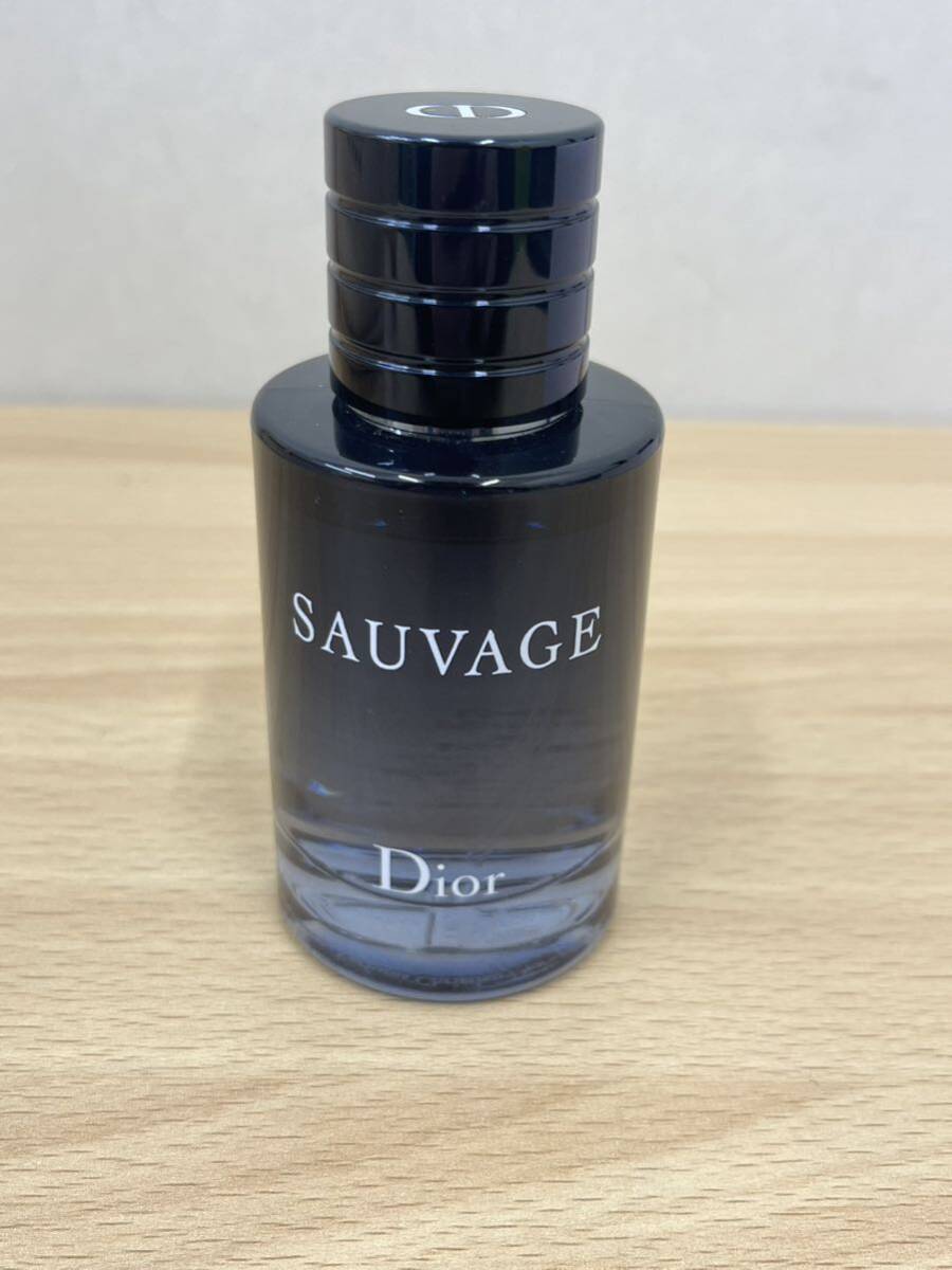 H Dior sova-juSAUVAGEo-duto трещина духи осталось количество 8 сломан и больше 60ml ChristianDior с коробкой текущее состояние товар 