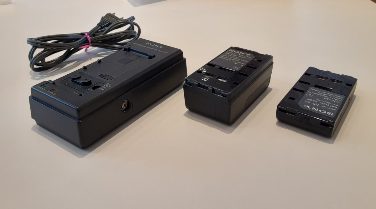 SONY 充電 ACアダプター AC-V30/バッテリー パック NP-77H/NP-77/NP-55 4点 セット まとめ売り ソニー ビデオカメラ 充電器 BATTERY PACK の画像4
