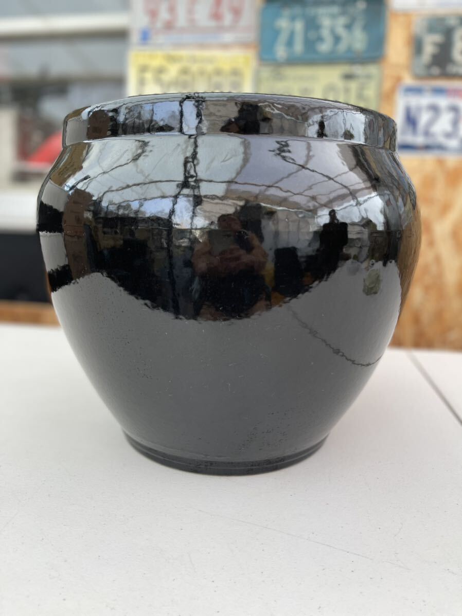 壺 甕 鉢カバー 陶器 睡蓮鉢 メダカ鉢 ブラック 直径約40㎝ 口約32㎝ 高さ約33㎝ イ-2の画像2