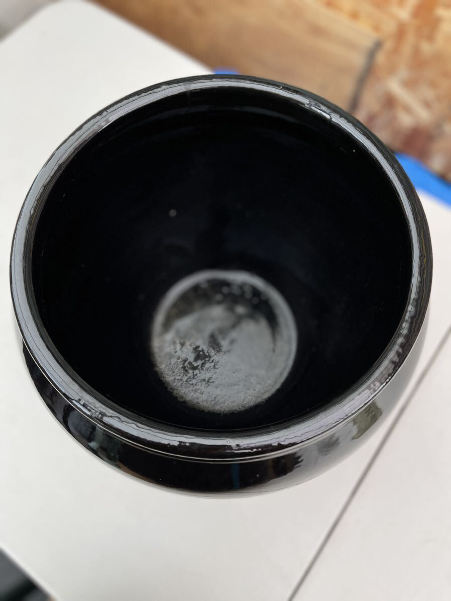 壺 甕 鉢カバー 陶器 睡蓮鉢 メダカ鉢 ブラック 直径約40㎝ 口約32㎝ 高さ約33㎝ イ-2の画像3