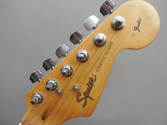 Fender・Squier・スクワイア・ストラト・エレキギター・ブラック色・専用ソフトケースつき_画像2