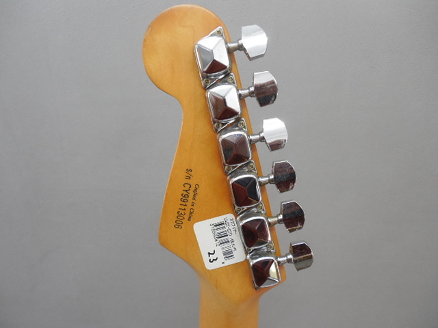 Fender・Squier・スクワイア・ストラト・エレキギター・ブラック色・専用ソフトケースつき_画像3