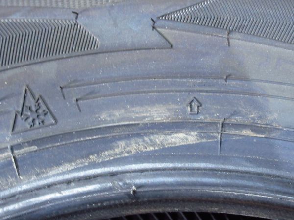 未走行展示未使用品 DUNLOP WINTER MAXX WM02 (ダンロップ ウィンター マックス) 145/80R13 ラベル付きスタッドレスタイヤ付き４本_画像4