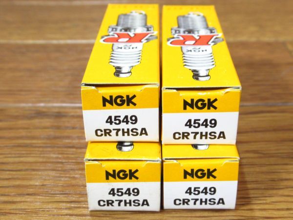 展示未使用品 NGK R スパークプラグ CR7HSA レジスタータイプ 4個セットの画像3