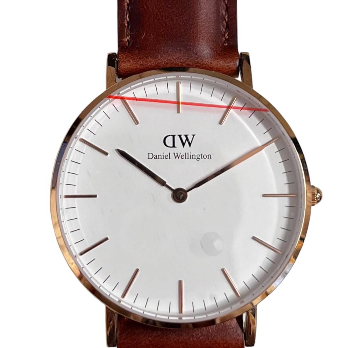 【未使用】Daniel Wellington ダニエルウェリントン 腕時計 レザーベルト 白文字盤 箱付き 動作未確認 レディース_画像2