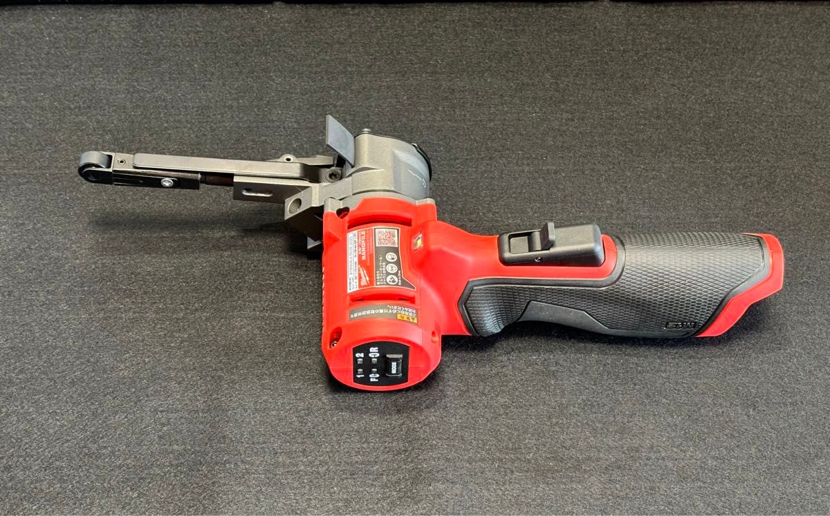 送料込 ミルウォーキーツール【Milwaukee】M12 10㎜ベルト 送料込 ミルウォーキーツール【Milwaukee】M12 10㎜ベルト