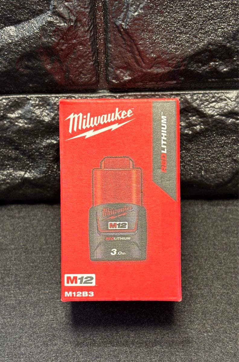 送料込★ミルウォーキーツール【Milwaukee】M12 3.0Ah バッテリー　M12 B3 JP 新品未使用★在庫あり