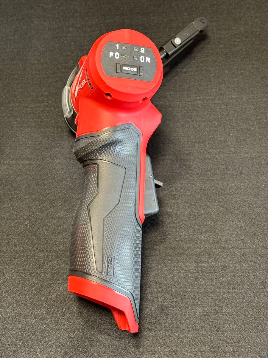 送料込 ミルウォーキーツール【Milwaukee】M12 10㎜ベルト 送料込 ミルウォーキーツール【Milwaukee】M12 10㎜ベルト