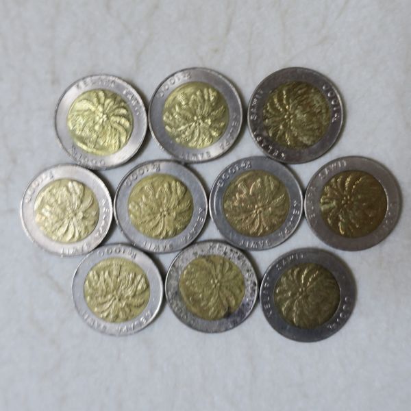 インドネシア　１０００ルピア硬貨　ヤシの木　１０枚セット　おまとめ_画像1