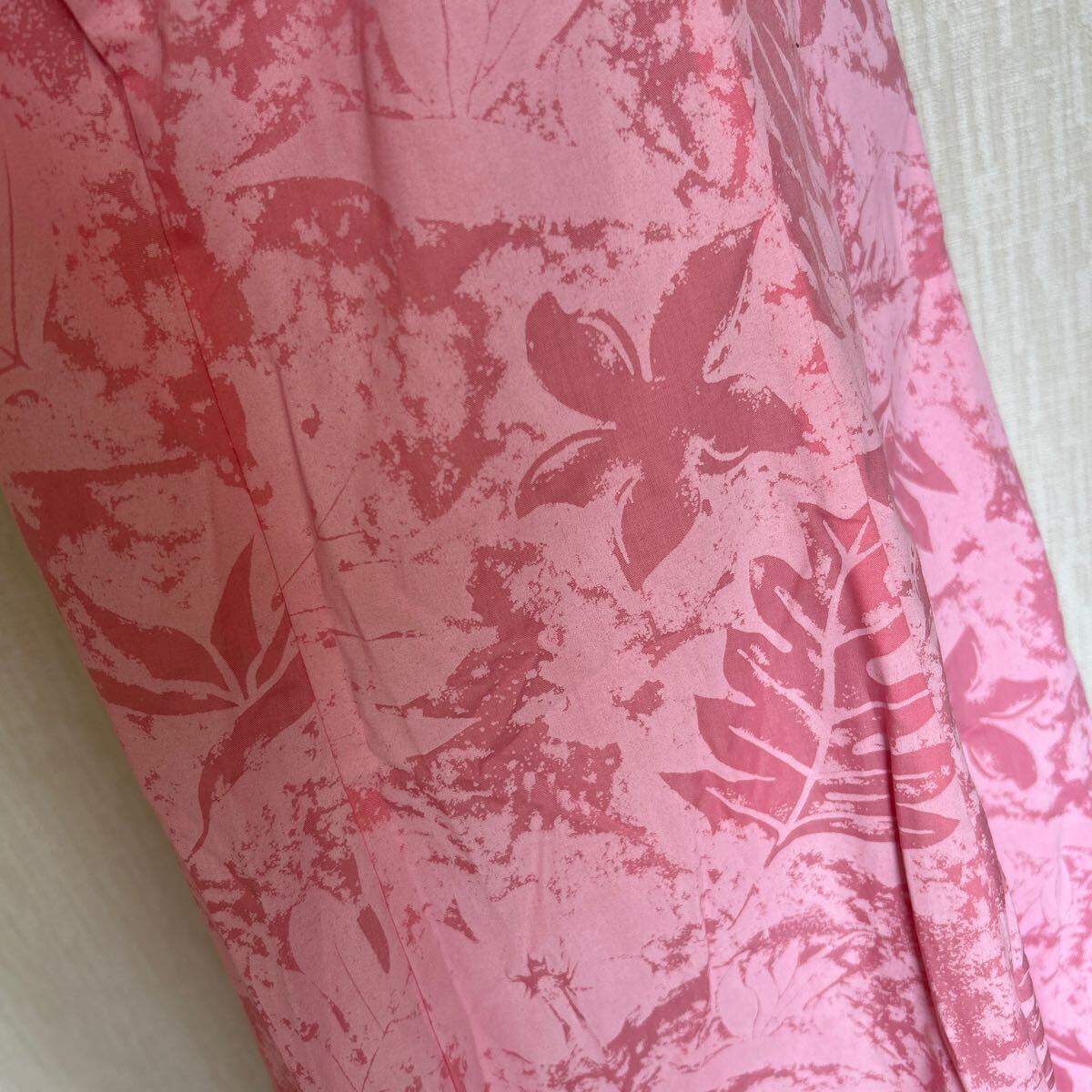 CC Fashions Hawaii■フラダンス衣装 ムームー ドレス ワンピース■大きいサイズ■ピンク系リーフ柄■ハワイアンフリルロングドレスの画像4