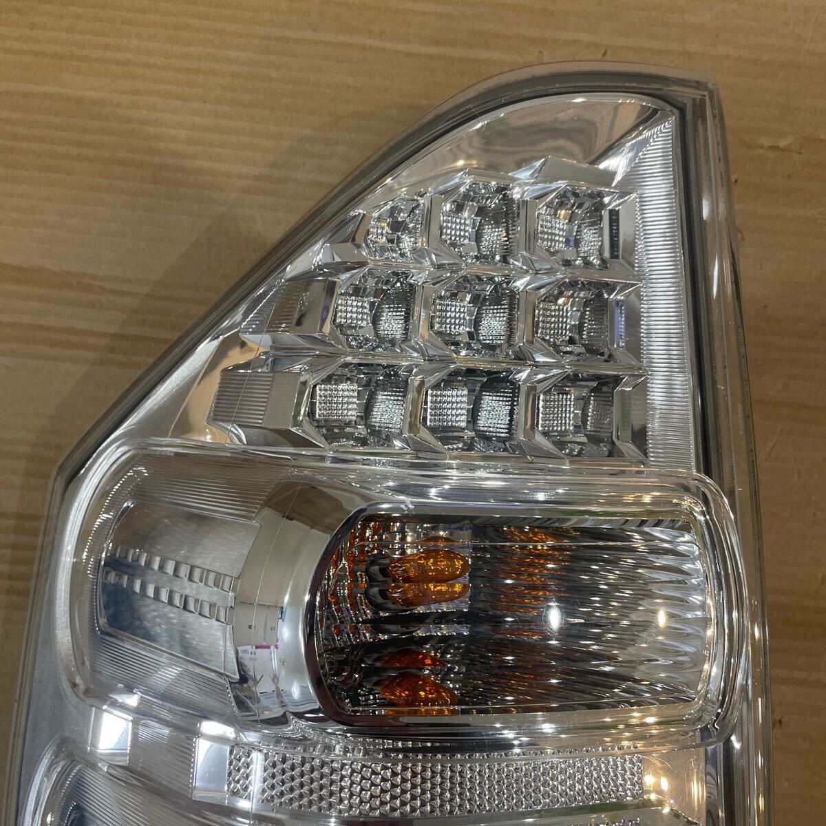 ノア　ZRR70G　70系　後期　LED　テールライト　左右　クリア　純正OP　イチコー　28-219_画像6