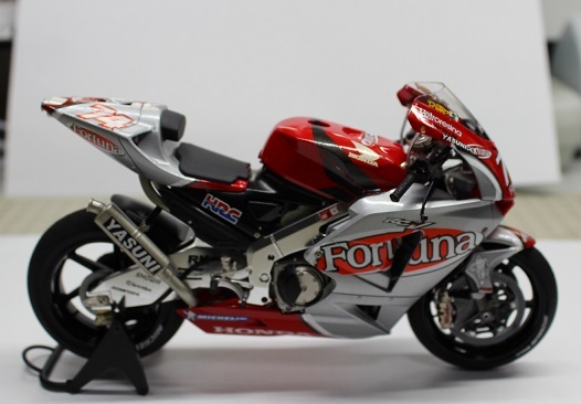 1/12 Tamiya Honda RC211V photo naru Honda gray si-ni Kato large two .#74 2002