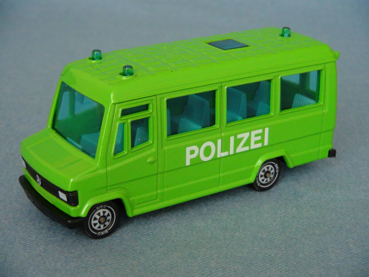 【希少】1980年代西ドイツSIKUジク1/55メルセデス・ベンツ809D型POLIZEI警察用ミニバス/人員輸送車・希少色黄緑・美品/箱付の画像1
