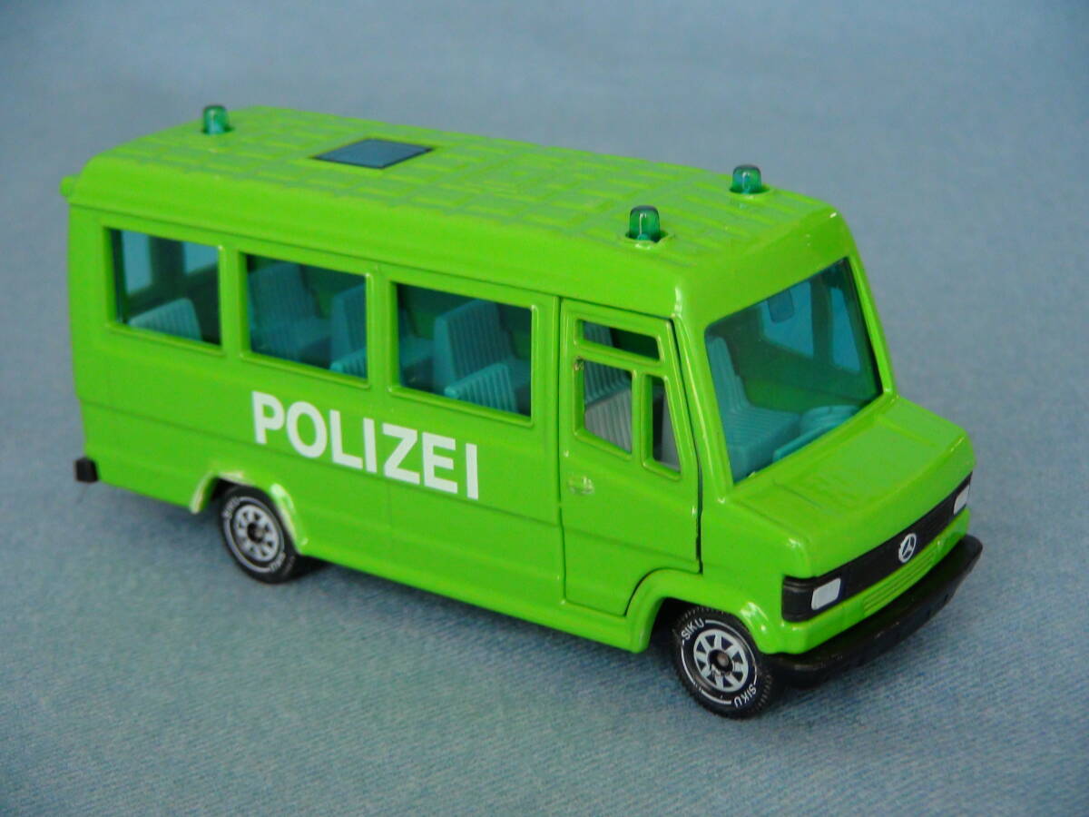 【希少】1980年代西ドイツSIKUジク1/55メルセデス・ベンツ809D型POLIZEI警察用ミニバス/人員輸送車・希少色黄緑・美品/箱付の画像5