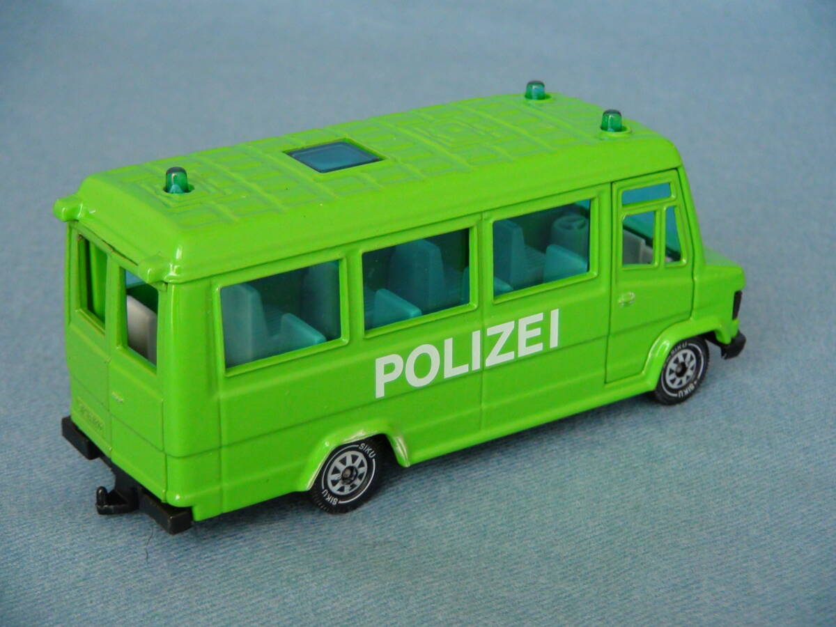 【希少】1980年代西ドイツSIKUジク1/55メルセデス・ベンツ809D型POLIZEI警察用ミニバス/人員輸送車・希少色黄緑・美品/箱付の画像2
