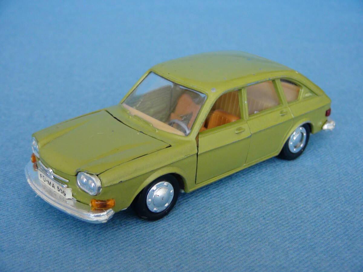 1970 period old west Germany GAMAgama1/43 rank VW411 normal type .meta* circle eyes 4 light 