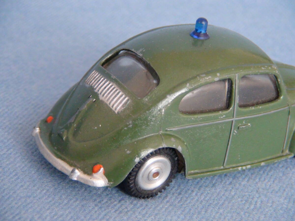 [ rare ]1960 period old west Germany GAMAgama1/43 rank VW old model Beetle POLIZEI west Germany Police car deep green color * rubber tire type 