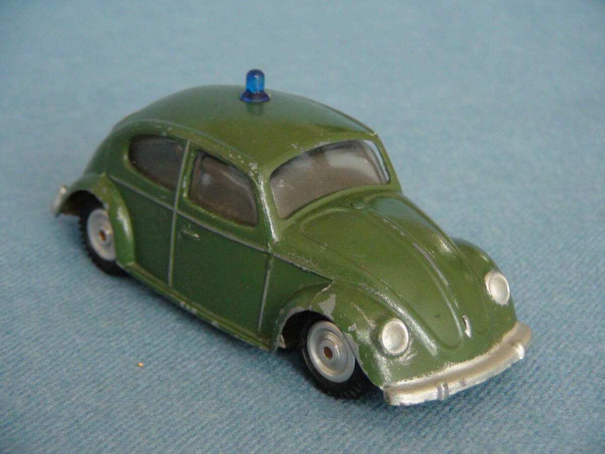 [ rare ]1960 period old west Germany GAMAgama1/43 rank VW old model Beetle POLIZEI west Germany Police car deep green color * rubber tire type 