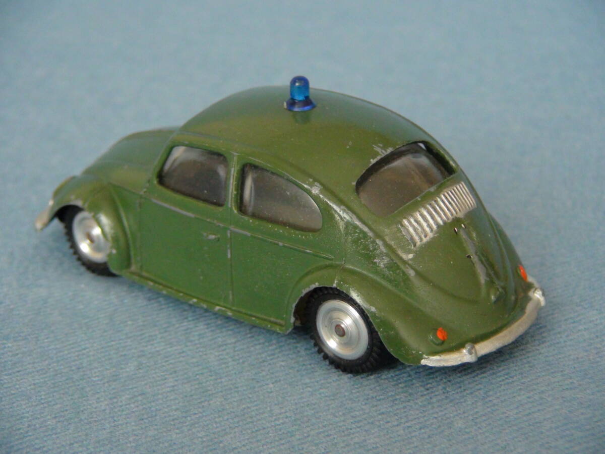 【希少】1960年代古い西ドイツGAMAガマ1/43位VW旧型ビートルPOLIZEI西ドイツポリスカー深緑色・ゴムタイヤタイプ_画像6