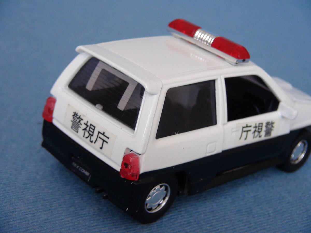 【希少】1980年代古い日本製ダイヤペット1/35スバル・レックスVX警視庁ミニパトカー・美品/箱付の画像4