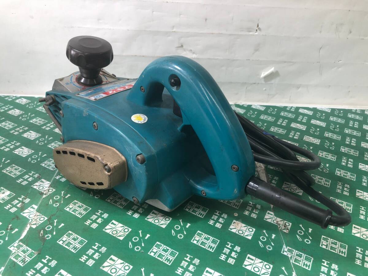 中古品 電動工具 ★makita(マキタ) 110㎜曲面カンナ 1002B-A 木工 木材加工、切断 ITNUQZM12GUS_画像3