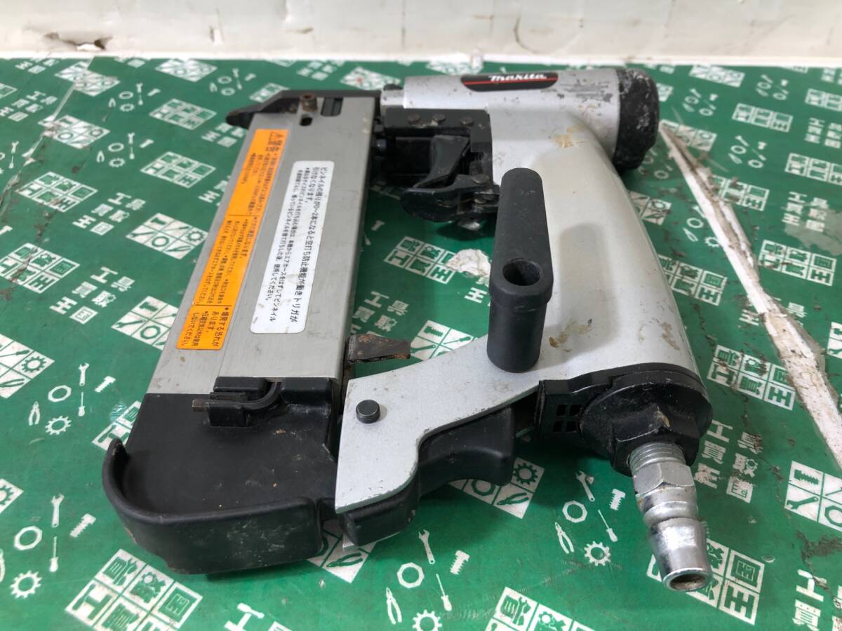 中古品 エア工具 ★makita 常圧ピンタッカ AF350 木工 木材加工 内装 常圧 通常圧 ITCBHVHDTWQK_画像4