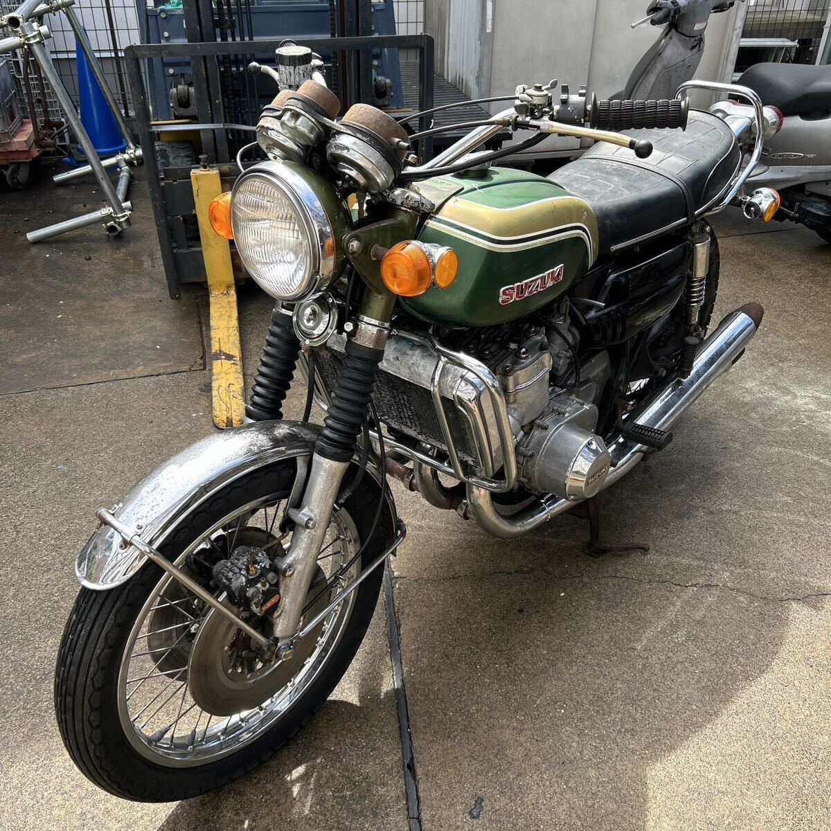 スズキ GT750 B2 書付 レストアベース 部品取り車の画像2