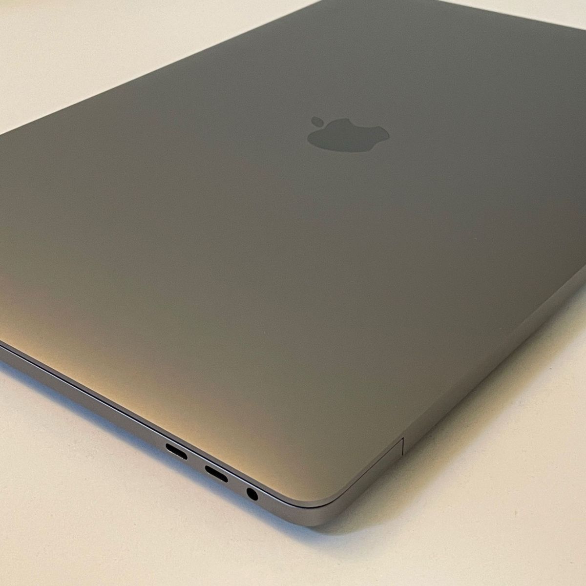 MacBook Pro 2019 16インチcorei7/16GB/512GB