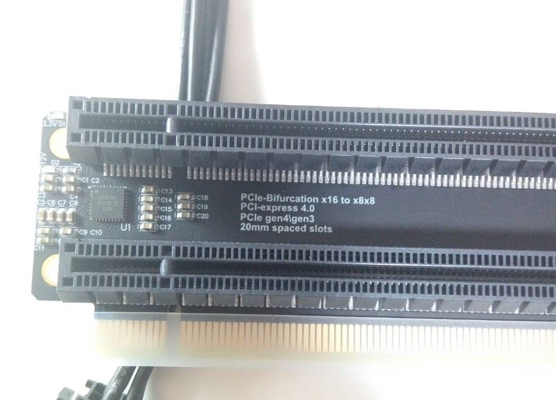 PCIe 4.0 スプリッター X16 --> X8, X8.