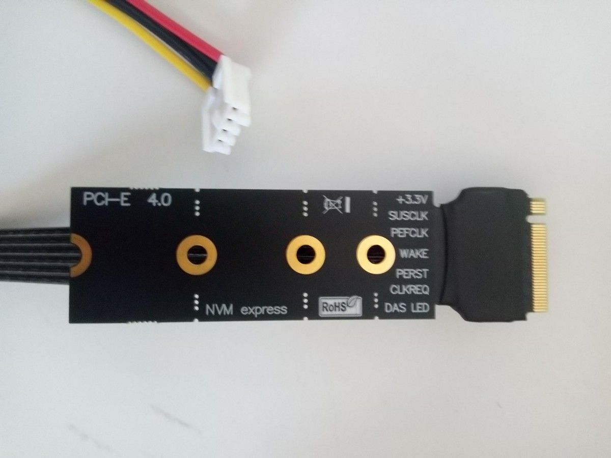 M.2 NVME ー＞ PCI-E 4.0 X4 ライザーケーブルケーブルの長さ: 25cm