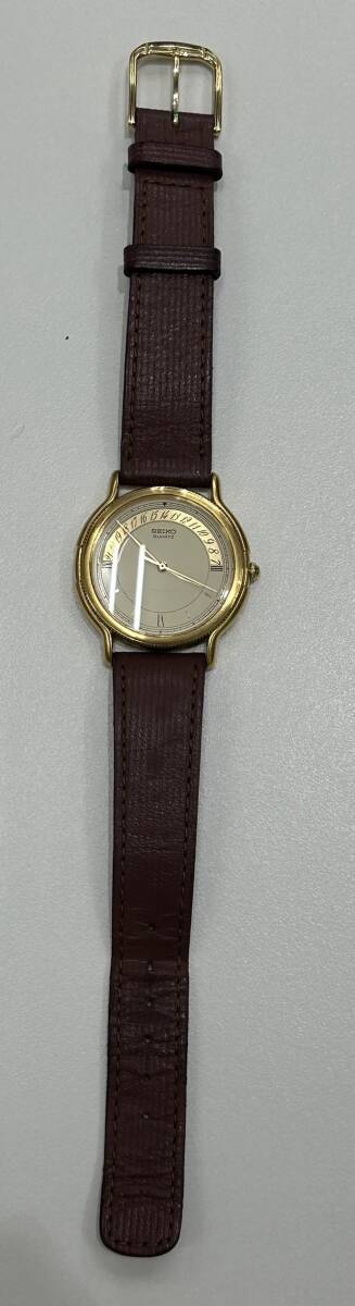【D2334SS】SEIKO セイコー シャリオ 7432-6A00 腕時計 不動 17 JAPAN 8 レザー クォーツ ゴールドカラー コレクション クオーツの画像4
