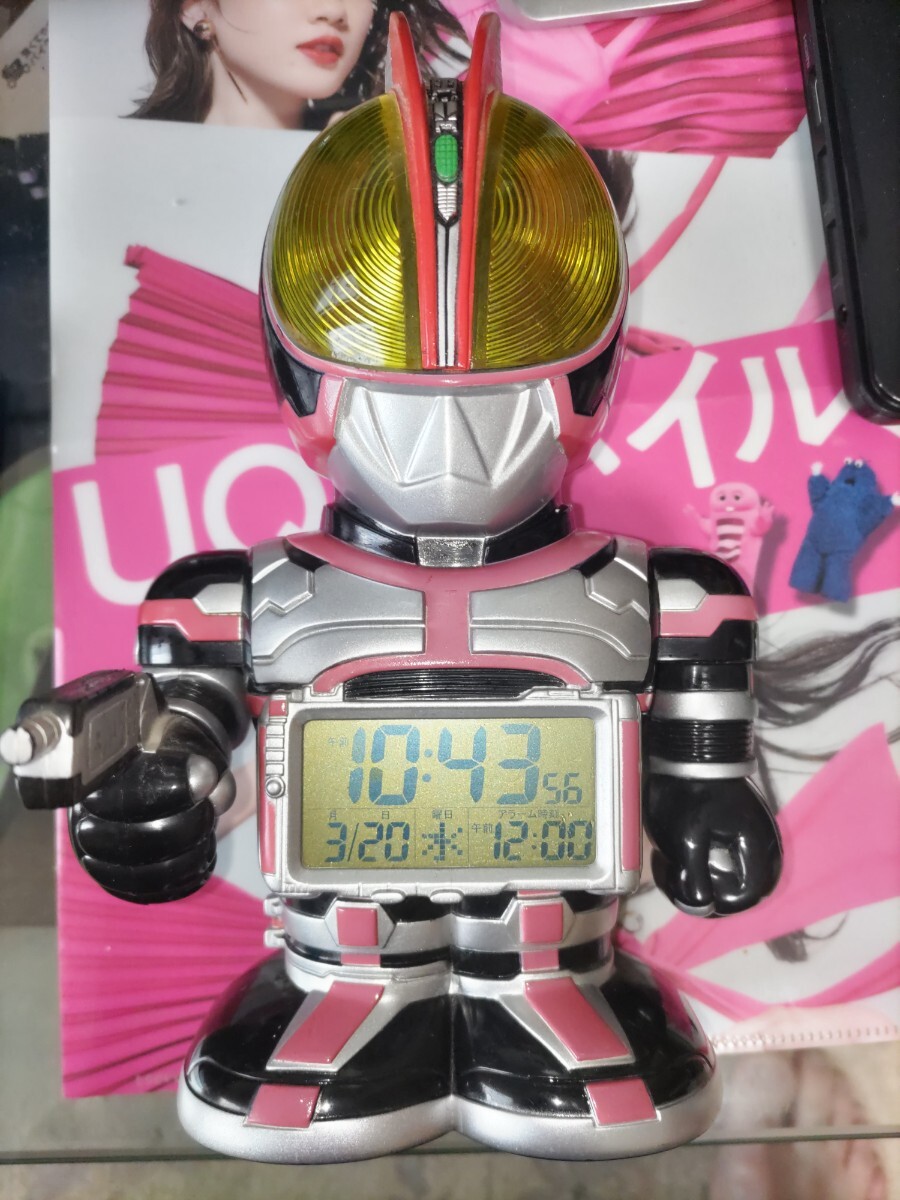 ★20年前の時計★ 仮面ライダー555 ファイズ 目覚まし時計 ☆少し訳あり☆ の画像1